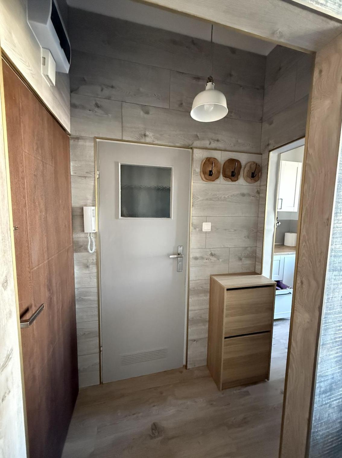 Avis Skwer Kosciuszki 10 * Gdynia